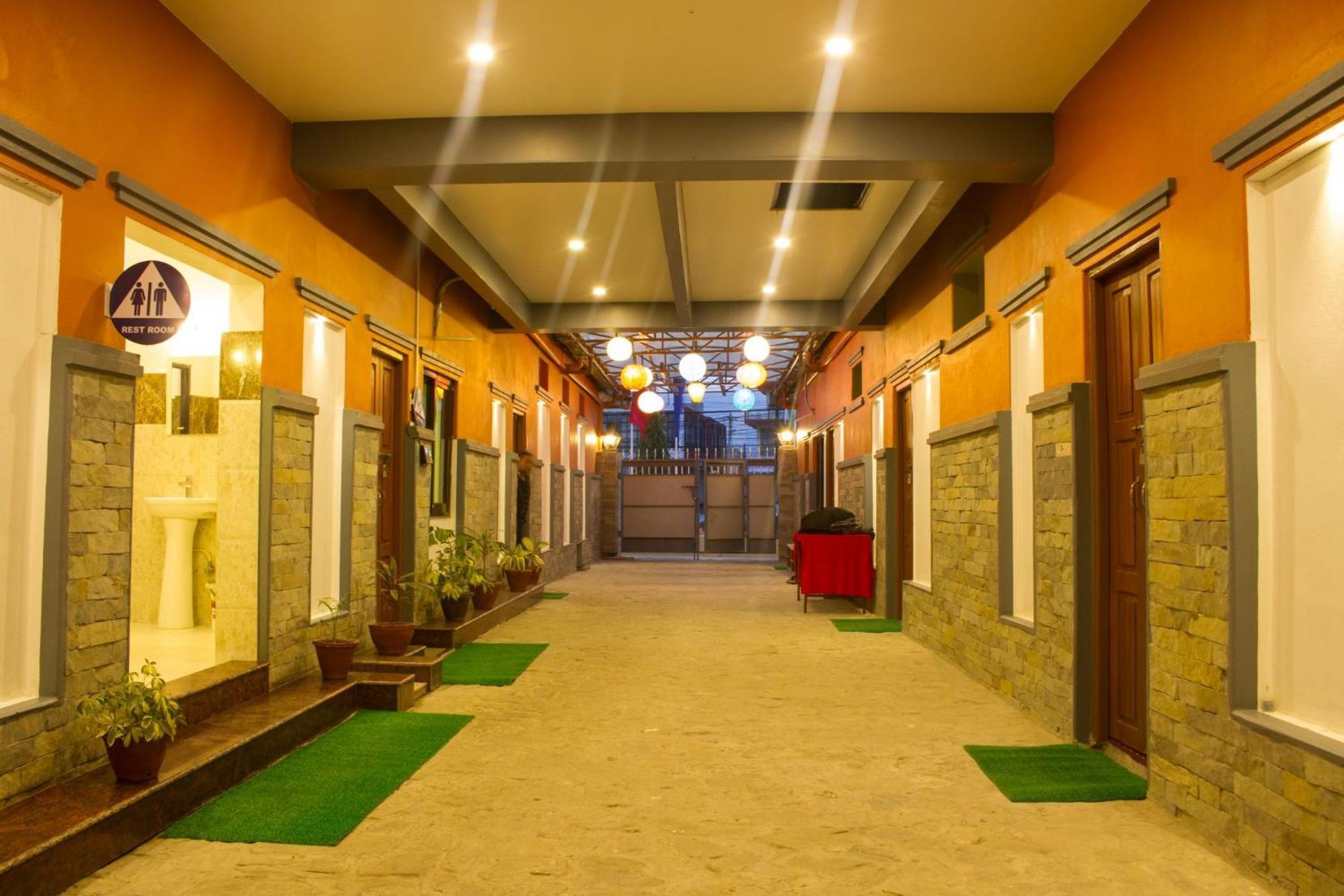Hotel Task International Pokhara Luaran gambar